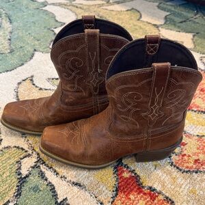 Justin Gypsy Leather Square Toe Women’s Western Cowboy Boots